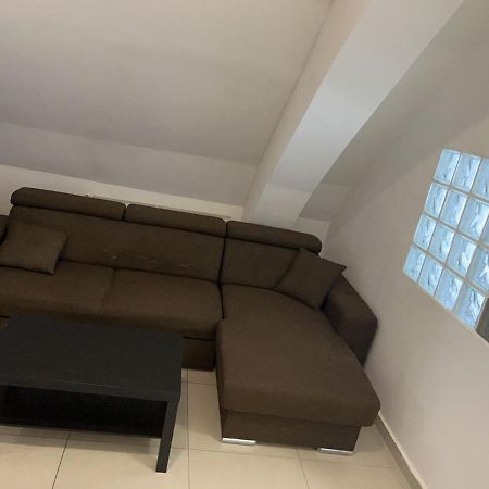 Ferienwohnung Chez Ana Otopeni Exterior foto