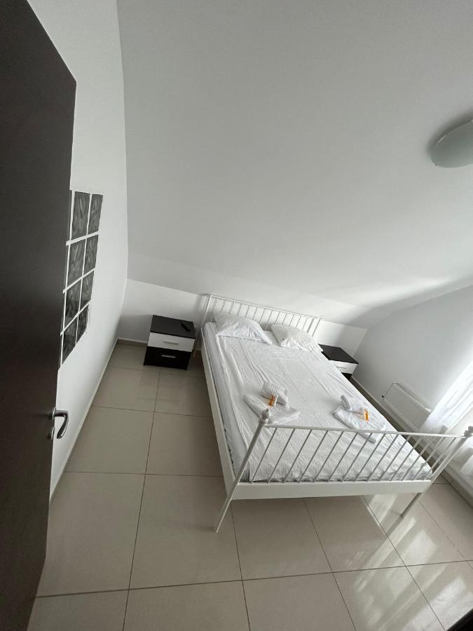 Ferienwohnung Chez Ana Otopeni Exterior foto