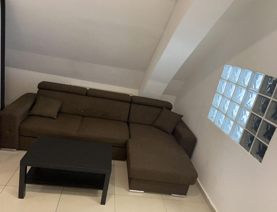 Ferienwohnung Chez Ana Otopeni Exterior foto
